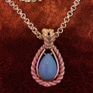 VINTAGE AVON TURQUOISE TEARDROP NECKLACE 1972 SILVER CHAIN NEW IN BOX